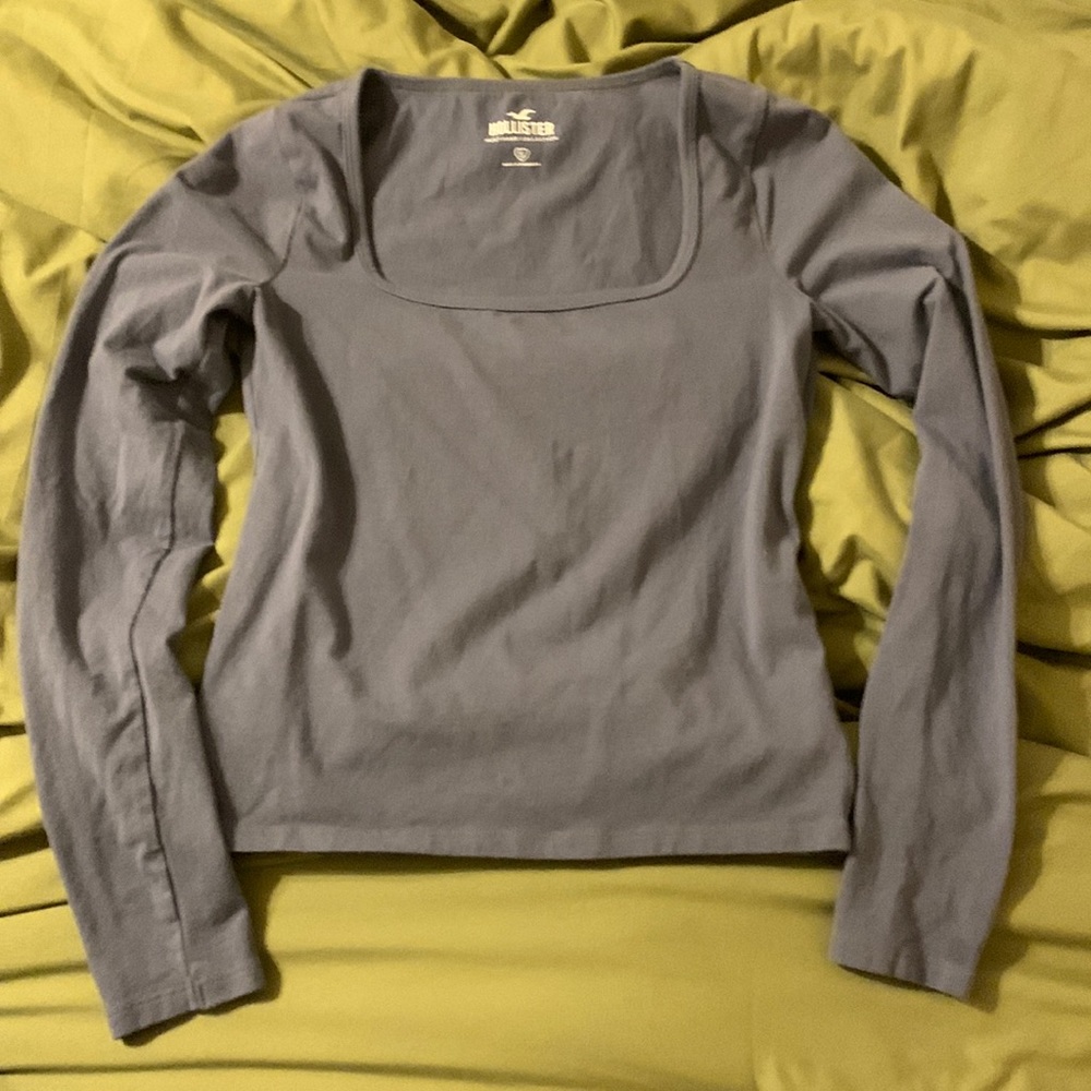 Hollister form fitting top